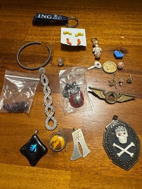 Bundle of Jewelry, Odds and Ends